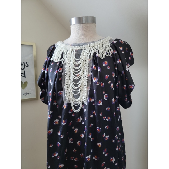 BOOHOO DINA Pearl Neck trim dress - Picture 2 of 8